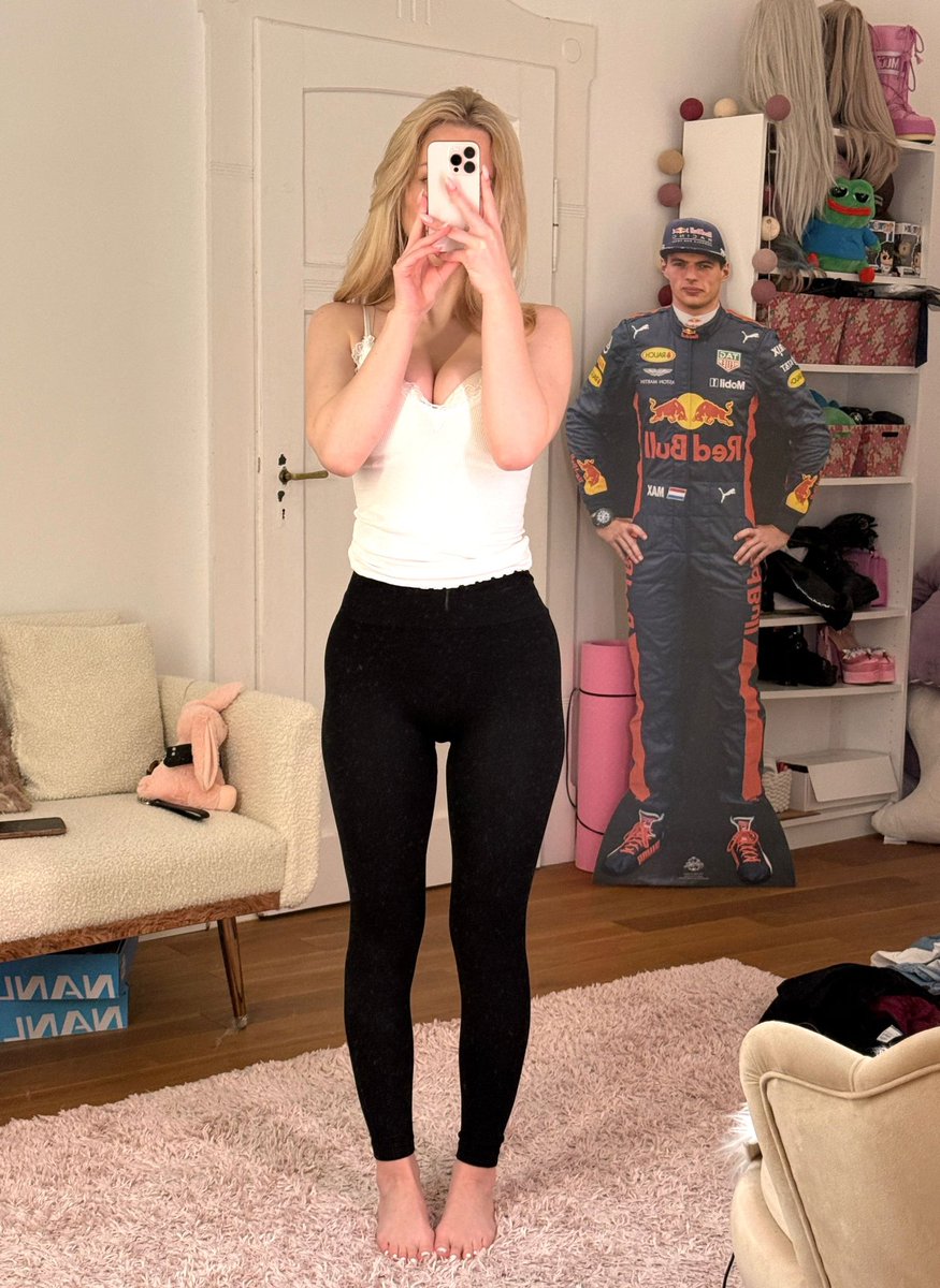 Bella🪐 tweet media