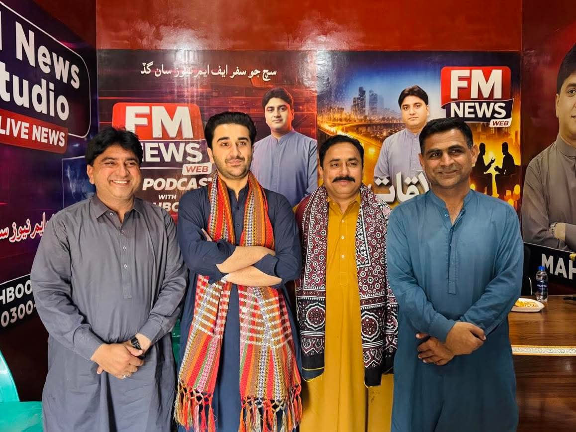 شکارپور سٹی: چیف سردار جاگن خان بھیو نے سینئر صحافی محبوب علی بلوچ کی طرف سے دی گئی چائے کی دعوت میں شرکت کی۔