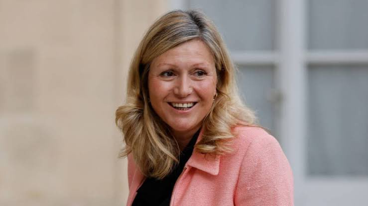 Yaël Braun-Pivet voulait son pavillon d'accueil à plusieurs millions d'euros.
Résultat : pas de permis de construire, des millions déjà envolés… en PURE PERTE.

Pendant que les Français serrent la ceinture, elle gaspille l'argent public pour son confort personnel.