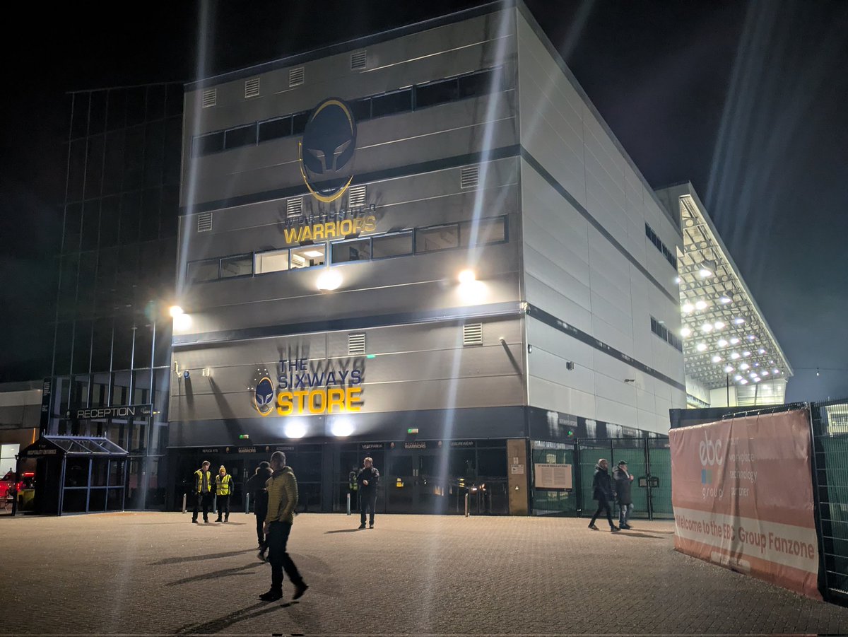podge1606's tweet photo. New venue tonight. Sixways for a @HerefordFC "home" match. To say we need the points is an understatement. #COYW https://t.co/e8e6dMWPIV