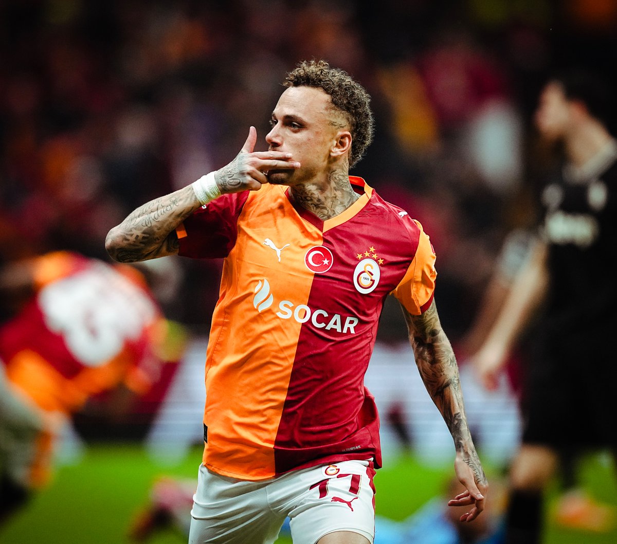 Galatasaray formasıyla ilk golünü Juventus’a atıyor! 

Noa Lang! 🙌

#GSvJUVE #UCL