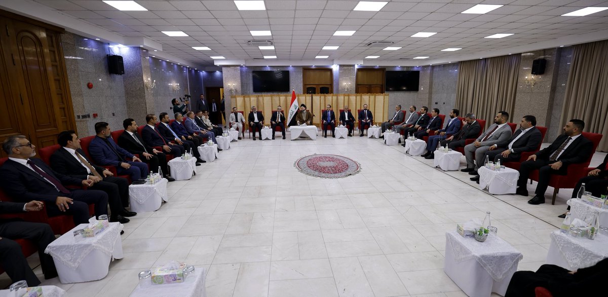 التقى سماحة السيد الحكيم رئيس تحالف قوى الدولة الوطنية، في مكتبه ببغداد، مساء اليوم، كتلة صادقون النيابية، بحضور كتلة تحالف قوى الدولة الوطنية.

وبين سماحته أهمية هاتين الكتلتين وباقي كتل الاطار التنسيقي في المشهد السياسي وصناعة القرار الوطني وحفظ الاستقرار في البلاد، داعيا إلى