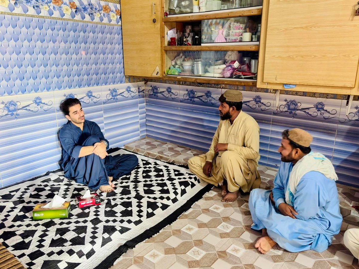 شکارپور / جاگن: چیف سردار جاگن خان بھیو نے حاجی عابد علی بھیو کی طرف سے دئیے گئے ظہرانے میں شرکت کی۔