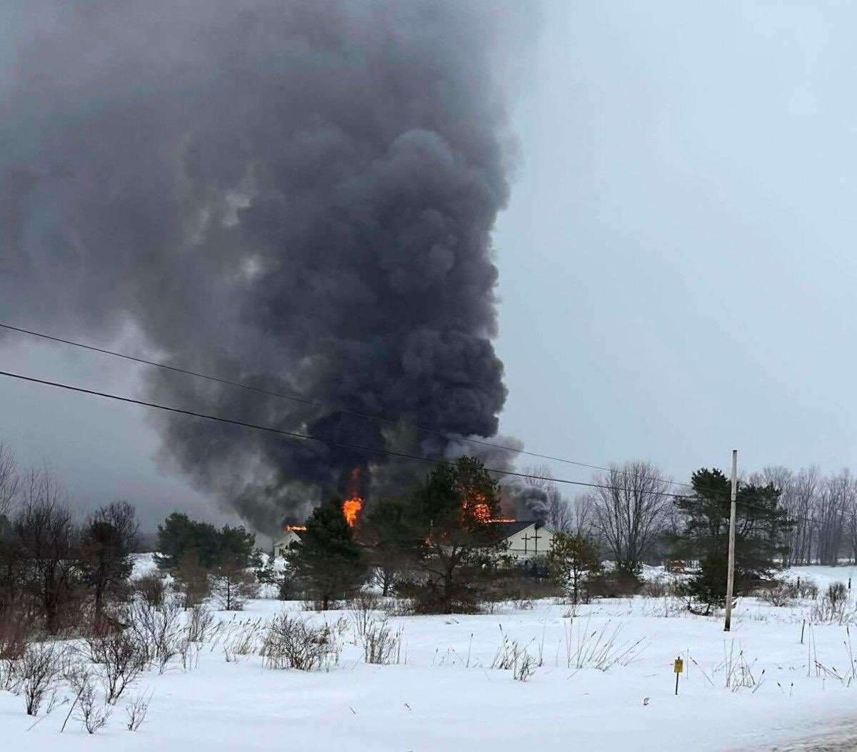 TheSecretList's tweet image. GAS LEAK RESPONSE...FOLLOWED BY EXPLOSION ON ARRIVAL CRITICALLY INJURES NY FIREFIGHTER 
firefighterclosecalls.com/gas-leak-respo… @FASNY @IAFC_SHS @NYSPFFA @IAFFofficial #gasleak #explosion #newyork #firefighter