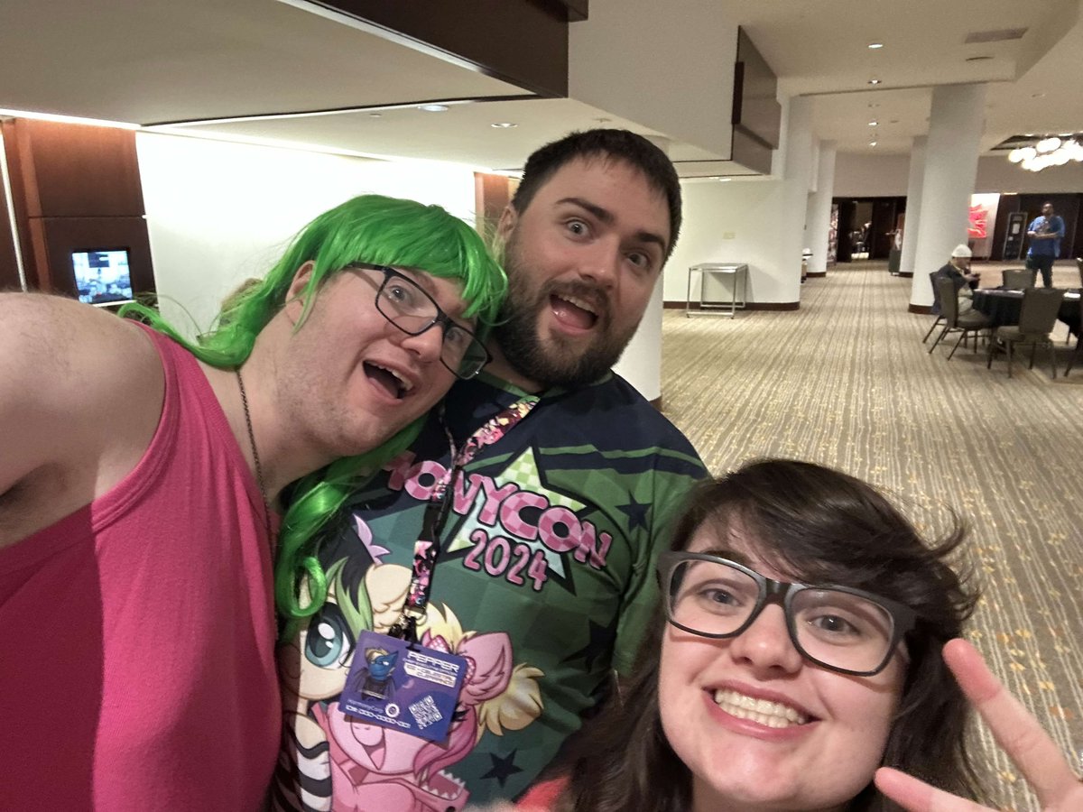 Thrack!! tweet media