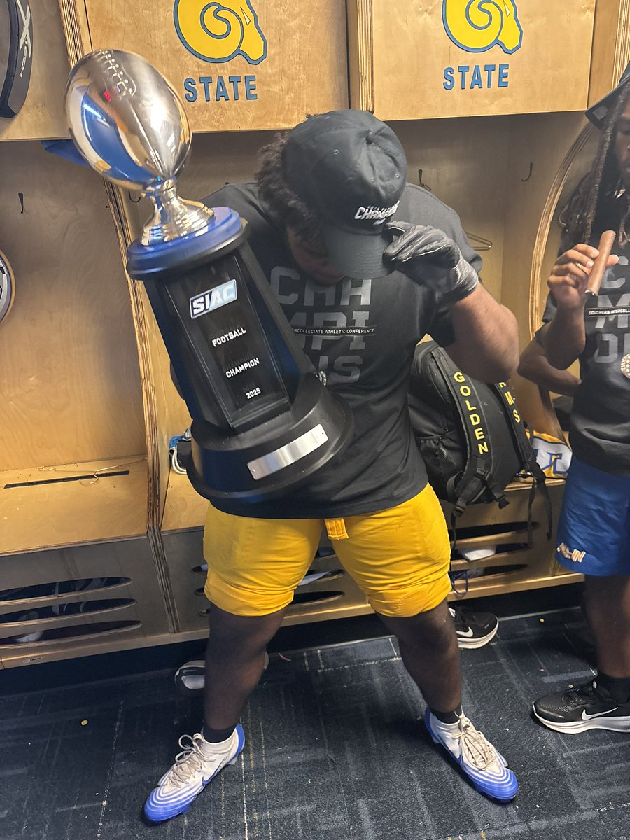 Aamear Walton tweet media