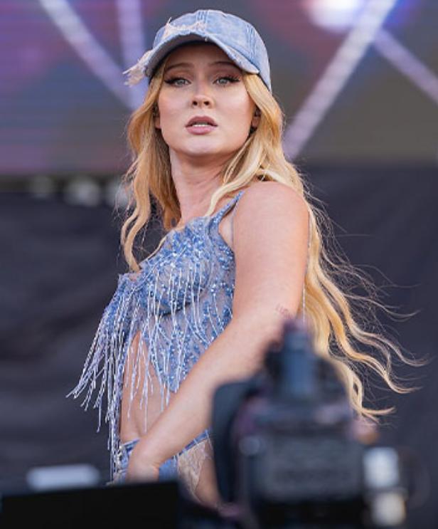 ᴄᴏʟ.ʟᴜᴄɪs | looking for job? tweet media