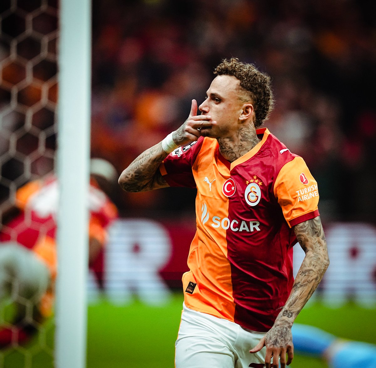 GOOOOLLLLL!

JUVENTUS'U TUŞ ETTİK!