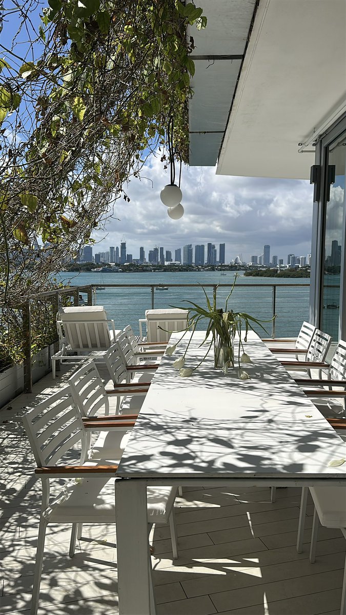 (✿◠‿◠) tweet media