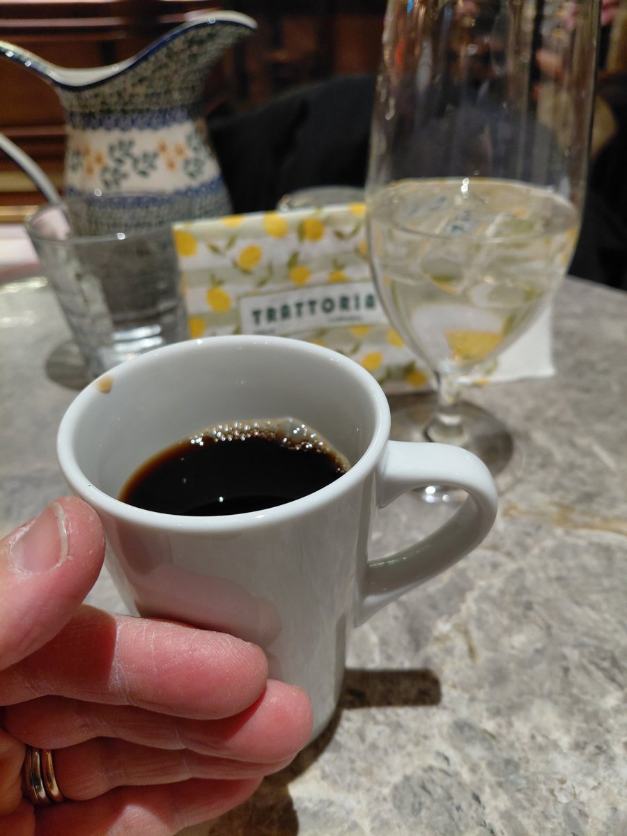 Io ho chiesto un semplice espresso...perché mi porti 5 dita di sbobba? #enigmisvedesi