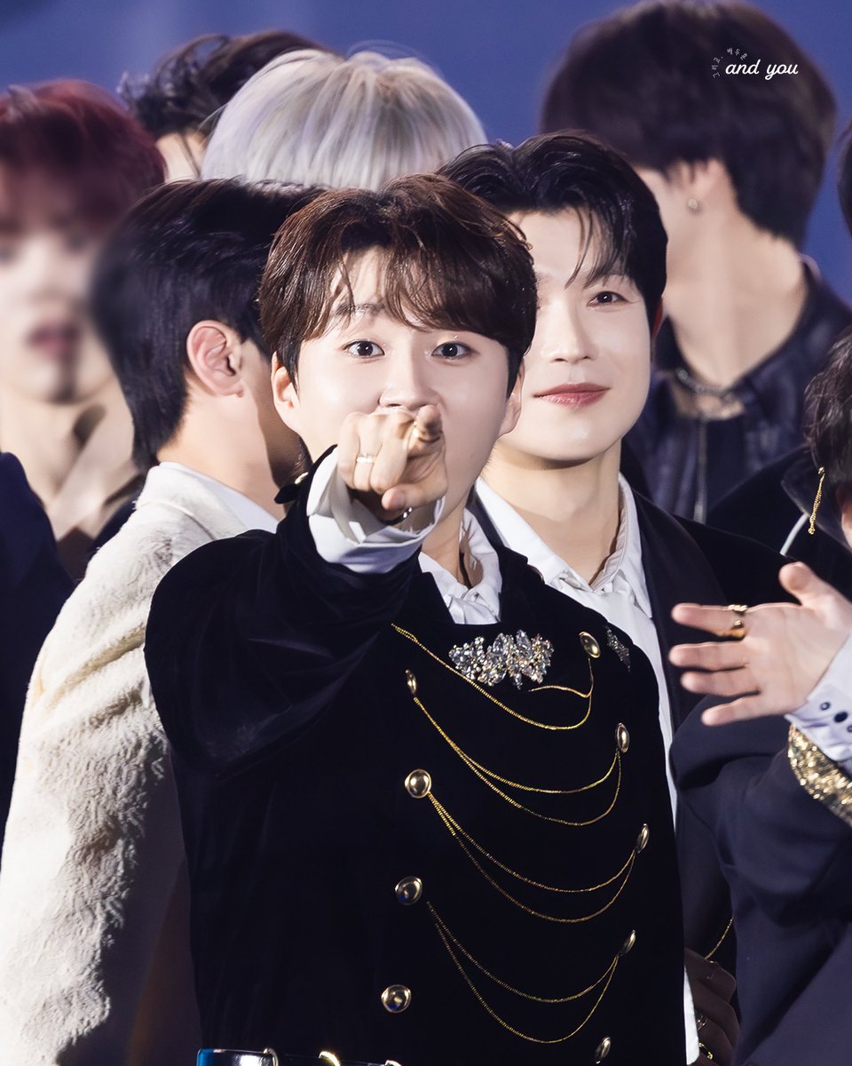 𝒂𝒏𝒅 𝒚𝒐𝒖 tweet media