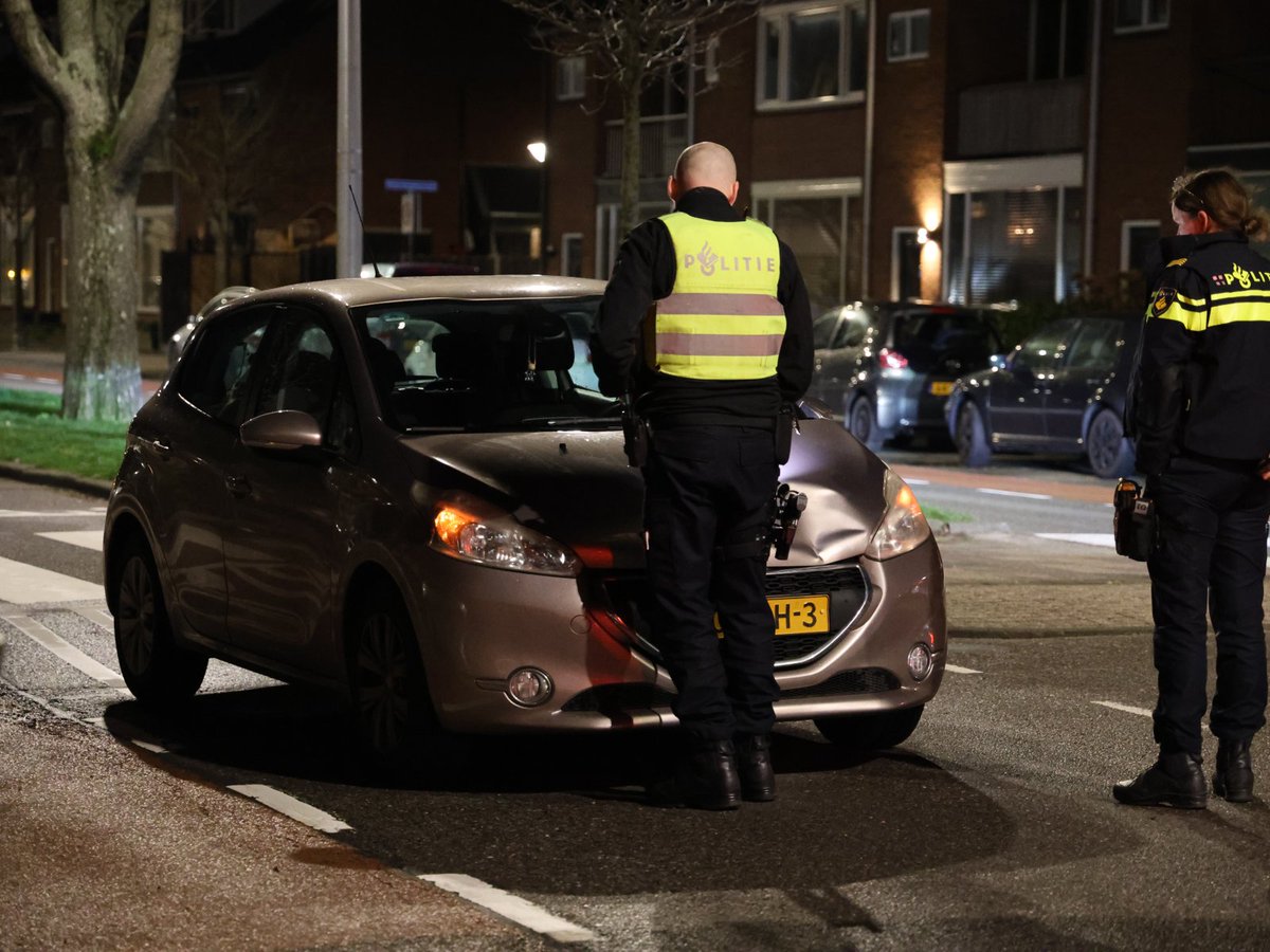 Meisje op zebrapad geschept door automobilist op de Oudelandstraat in ‘s-Gravenzande #Oudelandstraat #sGravenzande #Westland westlandreport.nl/lokaal-nieuws/…