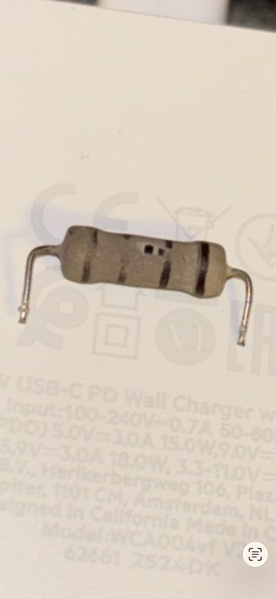 Någon som kan tala om vad denna har för värde? Kan omöjligt se om det är svart eller brunt