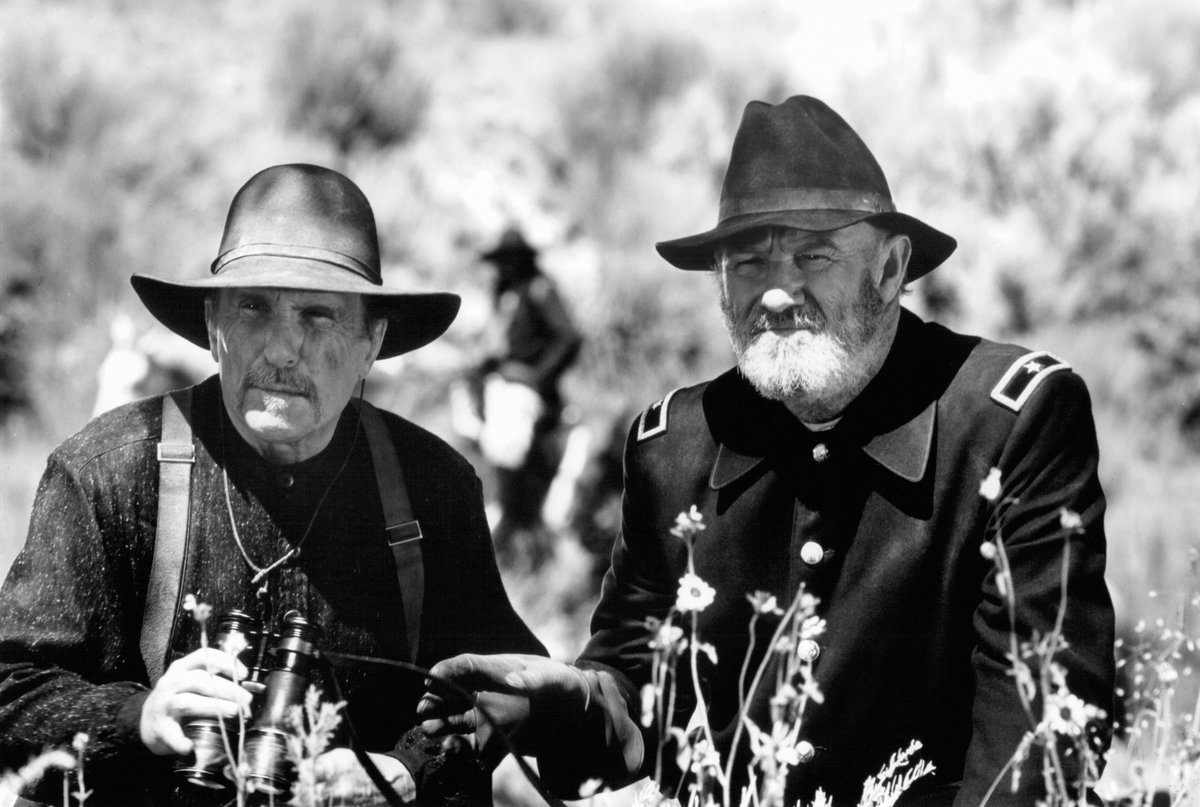 artesinprisas's tweet photo. @zendalibros Vidas paralelas, leyendas eternas. 🎞️
🕯️ Gene Hackman (1930-2025)
🕯️ Robert Duvall (1931-2026)
Mañana un año sin Gene; anteayer se nos fue Robert. Ambos con 95 años y una amistad de acero desde aquel piso en NY.
Ya vuelven a estar juntos. 🕊️✨
¡Maestros!
#Hackman #Duvall #Cine https://t.co/MPAu0CgYAK