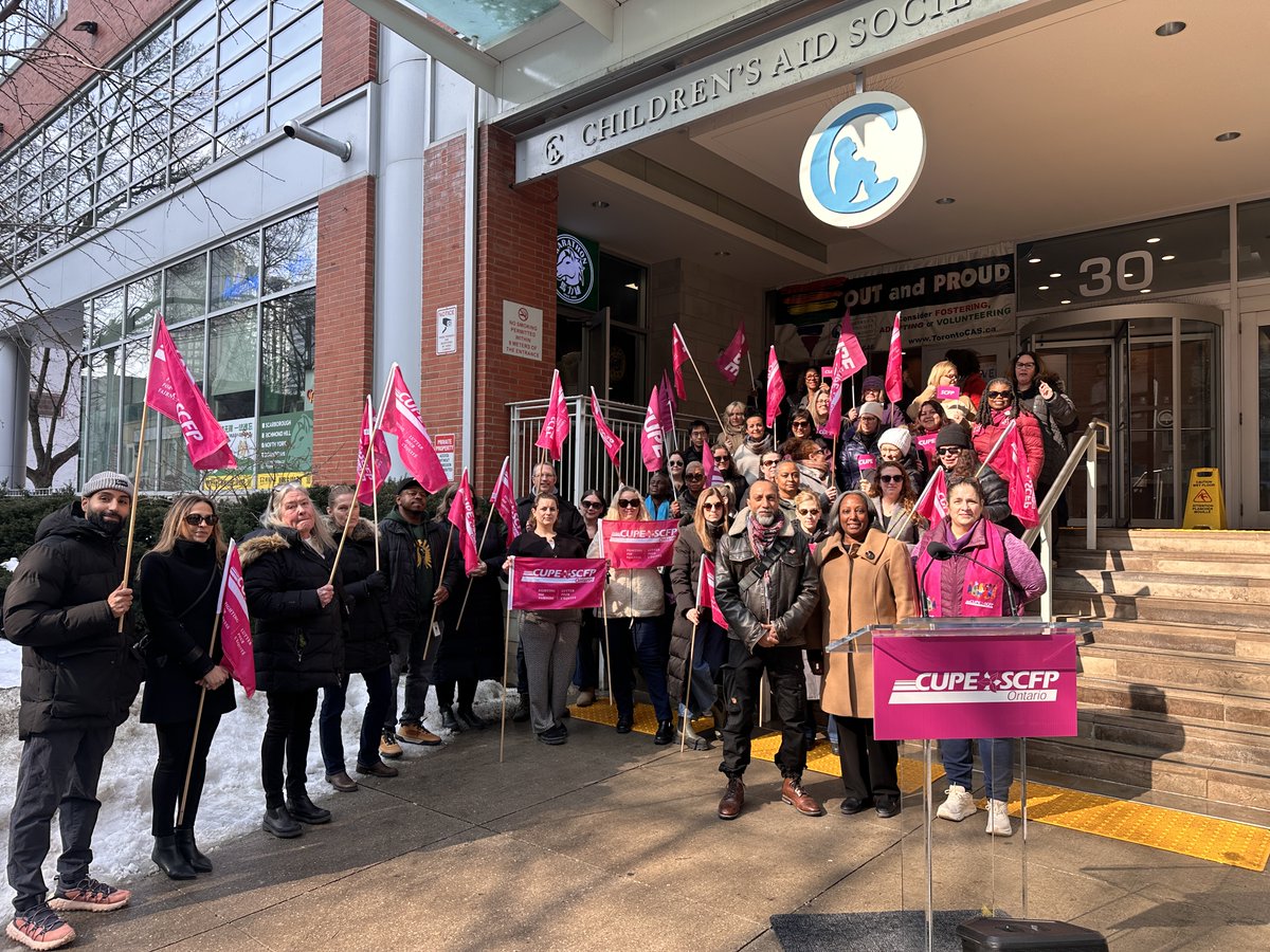 CUPEOntario's tweet photo. CUPE Ontario Secretary-Treasurer, Yolanda McClean, joined CUPE 2316 workers at Children's Aid Society of Toronto to make noise about the province-wide crisis in child welfare. ✊🏽📢🚨

Across Ontario, Children’s Aid Societies are under serious strain. Funding has not kept up with the growing needs of children and families. Cases are more complex. Demand for services is higher. Staffing levels do not reflect the reality on the ground.

We are calling on the provincial government to come forward with real funding solutions — for Toronto and for every Children’s Aid Society across Ontario.

These workers matter.
The families they serve matter.
And the work they do is worth investing in.