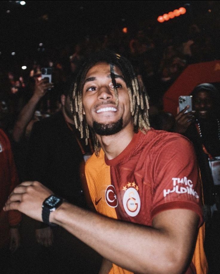 Tekrardan hoşgeldin evlat. #sacha #boey #GSvJUVE