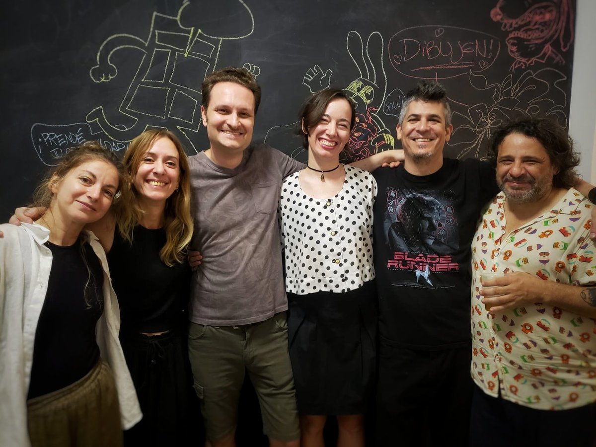 El sábado pasado fue el último evento en nuestra querida casa. Gracias a quienes se acercaron a compartir este momento. No tendremos mas espacio físico, pero seguiremos militando la historieta argentina y del mundo entero. ¡Viva Viñetas Sueltas! ♡☆
