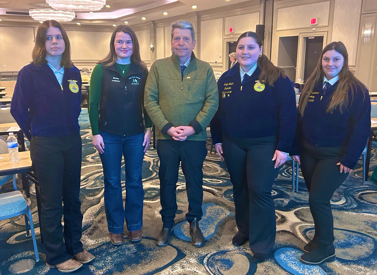 anson_ag's tweet image. What an incredible turnout at the Vermont Dairy Producers Conference. Had a wonderful time chatting all things farming and meeting a number of students from the Future Farmers of America @NationalFFA who were there to learn and listen. Great energy.  #Dairy #FFA #AgLeadership
