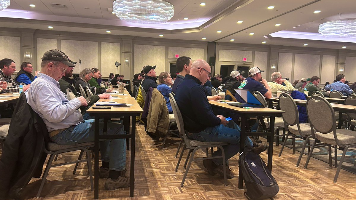 anson_ag's tweet image. What an incredible turnout at the Vermont Dairy Producers Conference. Had a wonderful time chatting all things farming and meeting a number of students from the Future Farmers of America @NationalFFA who were there to learn and listen. Great energy.  #Dairy #FFA #AgLeadership