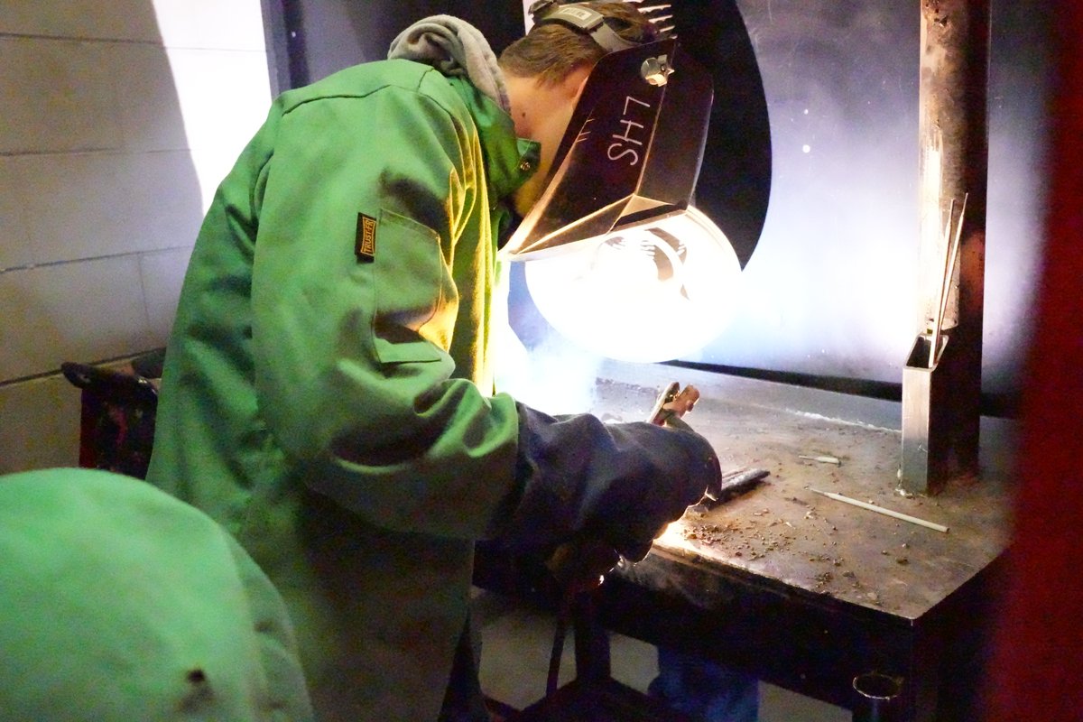 LockhartISD's tweet image. CTE Month Spotlight: Agricultural Tech &amp;amp; Mechanical Systems 🌾🔧

Our Lions are suited up, welding sparks fly, and hands-on learning is in full swing! Thanks to Ms. Lowden &amp;amp; LHS CTE for helping #UnLockPotential! 🦁✨

#LISDWeAreHere #LockedOnExcellence #UnLockingPotential