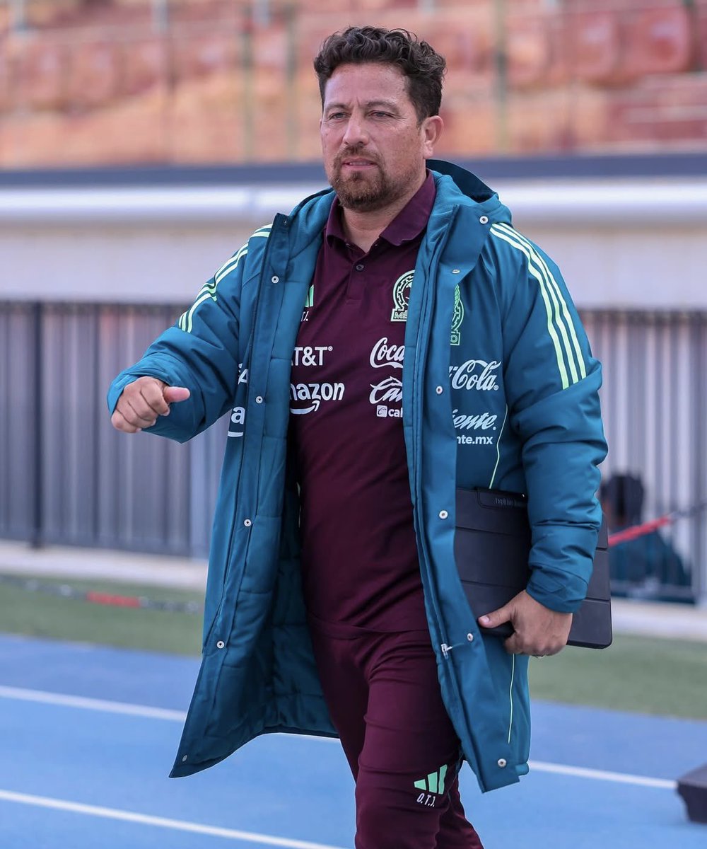 ¡¡COMPLETAMENTE OFICIAL!!✅

Omar Tapia será el nuevo DT para lo que resta del torneo para club santos laguna

👉Técnico interino que conoce a la perfección la formación de los jóvenes 

Experiencia en selecciones menores, campeón con la categoría Sub-20 de Santos Laguna en 2021