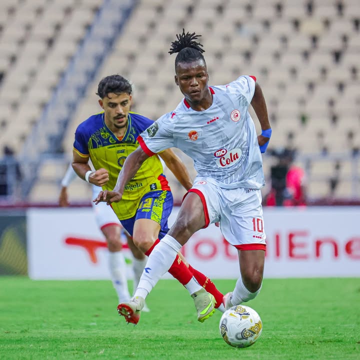 moshijnr's tweet photo. Talent &amp; Desire : LOEMBA .!

✍️🏻Very good with his passing while facing a play 
✍️🏻Good position yake ni kucheza kiungo wa kati " Centre Midfielder "
✍️🏻Ni passer mzuri sana [ clean passer ]

Inno Loemba ni mithiri ya Fabrice Ngoma or Mavambo Deborah. Mchezaji mzuri sana pale kati💪 https://t.co/dgGXz93lQX