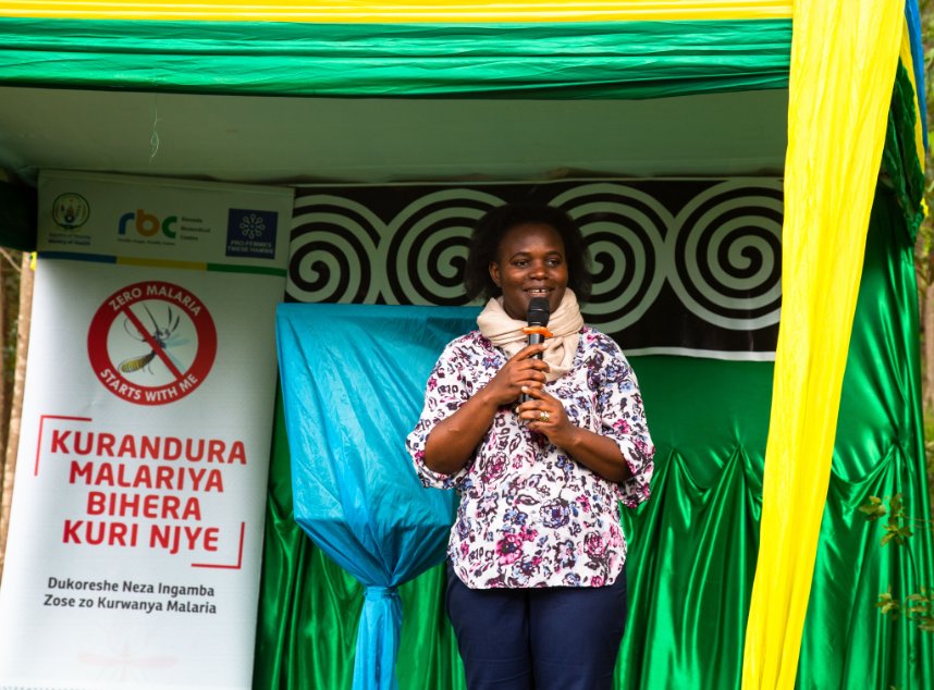 ProfemmesTH's tweet photo. Kuri uyu wa Kabiri, Pro-Femmes/Twese Hamwe ifatanyije na @RBCRwanda, @GicumbiDistrict n'ibitaro bya @Byumbahospital2 baganiriye n’abaturage bo mu tugari twa Muhondo, Kabuga na Mutandi mu Murenge wa Kageyo, imwe mu mirenge y'akarere igaragara mo #Malaria nyinshi. 
Abaturage bibukijwe ibimenyetso bya Malaria baganira no ku ngamba zo kuyihashya zirimo : 
✅Kuvanaho ubwororokero n'ubwihisho bw'imibu mu ngo n'aho batuye 
✅Kwitabira gahunda yo gutera umuti urwanya imibu mu nzu (IRS) 
✅Kwisuzumisha ku mujyanama w'ubuzima cg ivuriro rikwegereye ukibona ibimenyetso bya Malaria 
✅Gufata imiti neza nk'uko wayandikiwe.

#KuranduraMalariaBiheraKuriNjye 
#Health4All 
@RwandaHealth @RwandaNorth @RwandaLocalGov