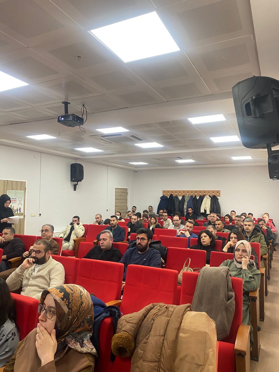 📍 Tanıdan Tedaviye Güncel Yaklaşımlar Eğitimleri kapsamında bu ayın konusu Ruh Sağlığı oldu.

Eğitim, Halk Sağlığı Hizmetleri Başkanımız Dr. Kenan Akpolat başkanlığında, aile hekimlerimize yönelik olarak düzenlendi.

Muş Devlet Hastanesi Başhekim Yardımcımız Uzm. Dr. Nurhak