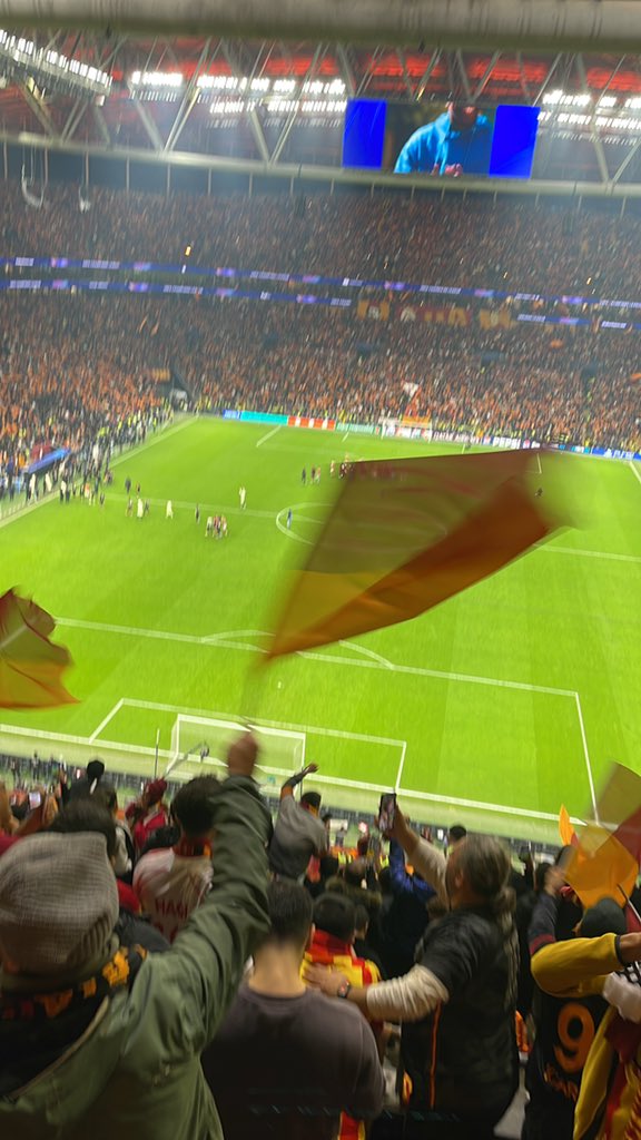 İlk yarı 2-1 gerideyken sırf etkileşim için bu takıma inanmayan sözde Galatasaray lılara da girsin bu skor