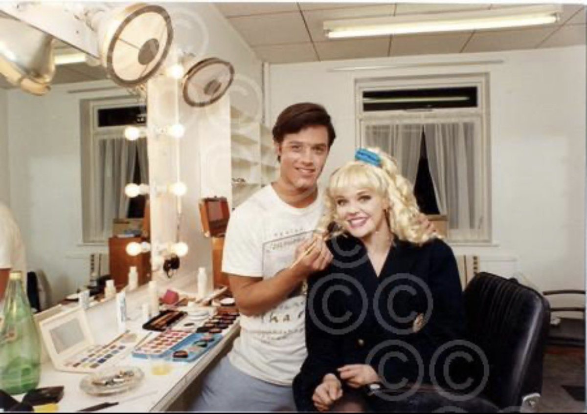 bolohna17622's tweet photo. The action man and Sindy press shoot is probably my favorite which is Sindy portrayed by Barbara Snellenburg 
The Sindy and Paul bts photo features Sindy portrayed by Kate Burt and Paul portrayed by a man named Dan Travers https://t.co/9LMTYmhDat