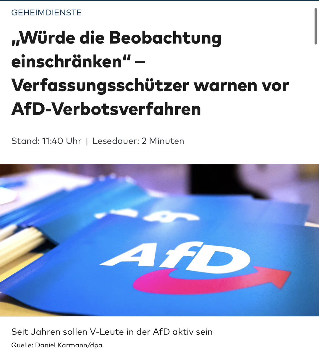 In den Stuben des Inlandsgeheimdienstes weiß man also längst, dass ein Verbotsverfahren gegen die AfD aufgrund fehlender Beweise scheitern würde. Und weil diese Behörde im Auftrag der Altparteien die größte Opposition im Land weiter bespitzeln und durchsetzen soll, wird