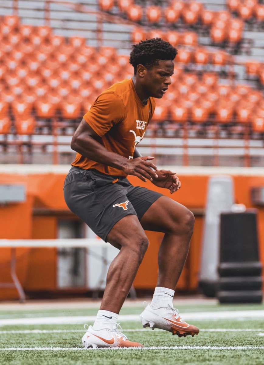 #Texas freshman RB Derrek Cooper in offseason workouts. 

IG/TexasFootball