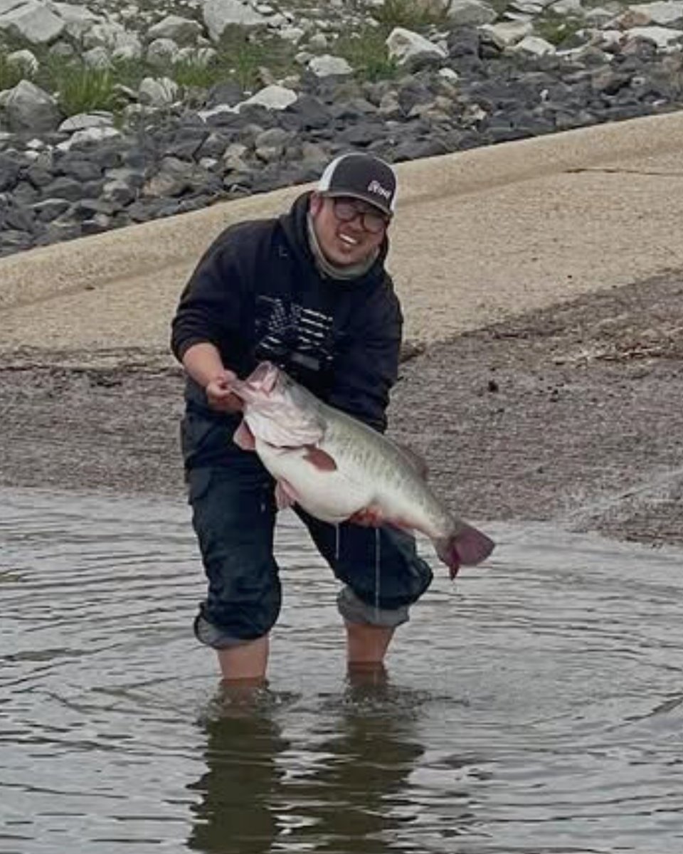 Whoa 🤯 Rumor is that Damian Thao reportedly landed a MEGA GIANT bass in California on Sunday… 👀

How big do YOU think it is? Drop your guess below 👇 Word is we’ll all find out soon! 🎣

📸 Damian Thao / IG: localboyzfish

#TackleWarehouse #BassFishing #CaliforniaFishing