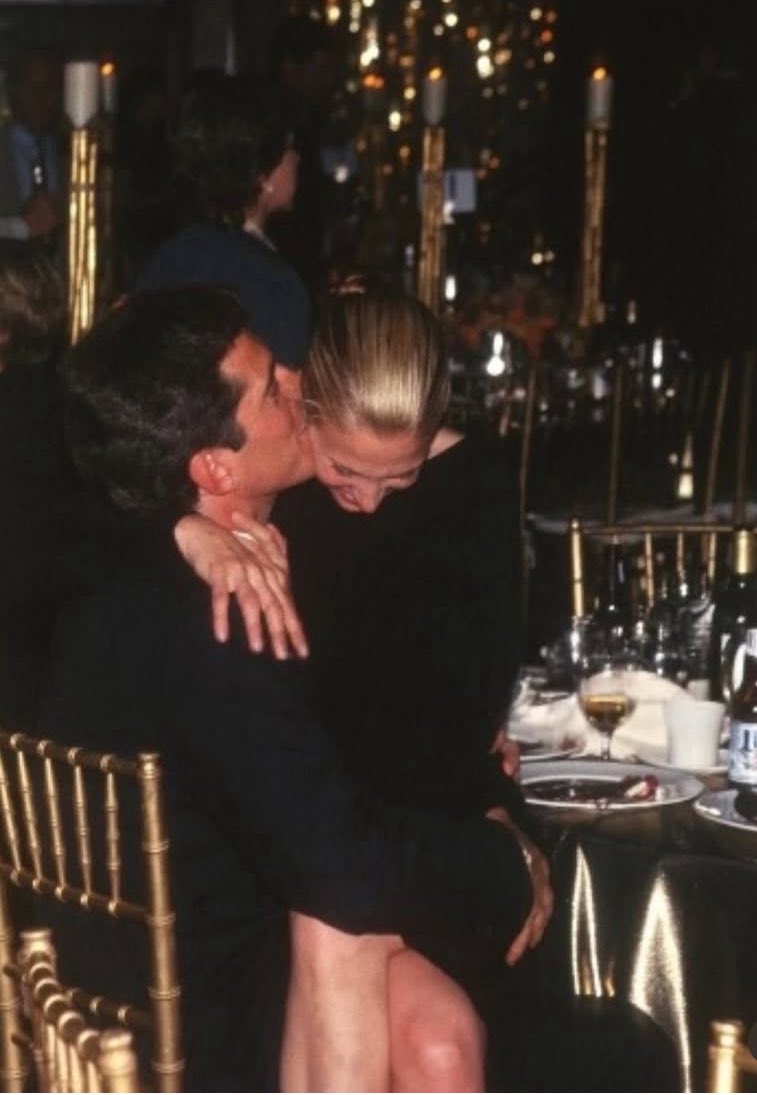 sunnybambi999's tweet photo. I’m going to force my future husband to recreate these iconic pictures of John F. Kennedy, Jr. and Carolyn Bessette-Kennedy with me https://t.co/3QCgMC6buB