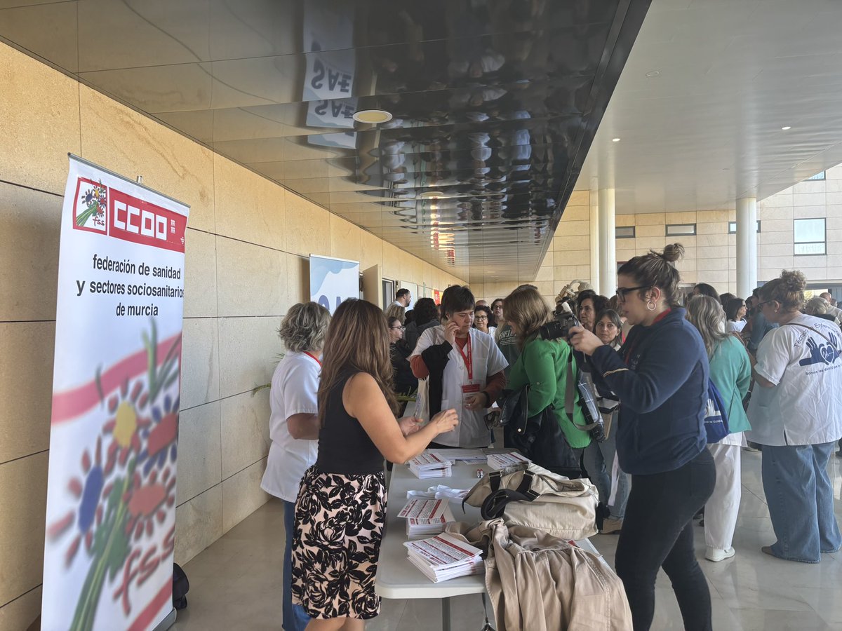 fssccoorm's tweet photo. Hoy hemos acompañado al acto de elección de destino a todas las personas seleccionadas en la ope 2019,2020, 2021 y peet del SMS de la categoría de TCAE.

Una jornada repleta de emociones y alegría. 

Muchas felicidades y enhorabuena!!!! https://t.co/ehzTsPwQrT
