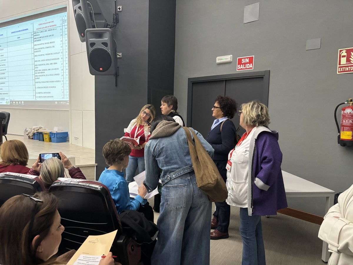 fssccoorm's tweet photo. Hoy hemos acompañado al acto de elección de destino a todas las personas seleccionadas en la ope 2019,2020, 2021 y peet del SMS de la categoría de TCAE.

Una jornada repleta de emociones y alegría. 

Muchas felicidades y enhorabuena!!!! https://t.co/ehzTsPwQrT