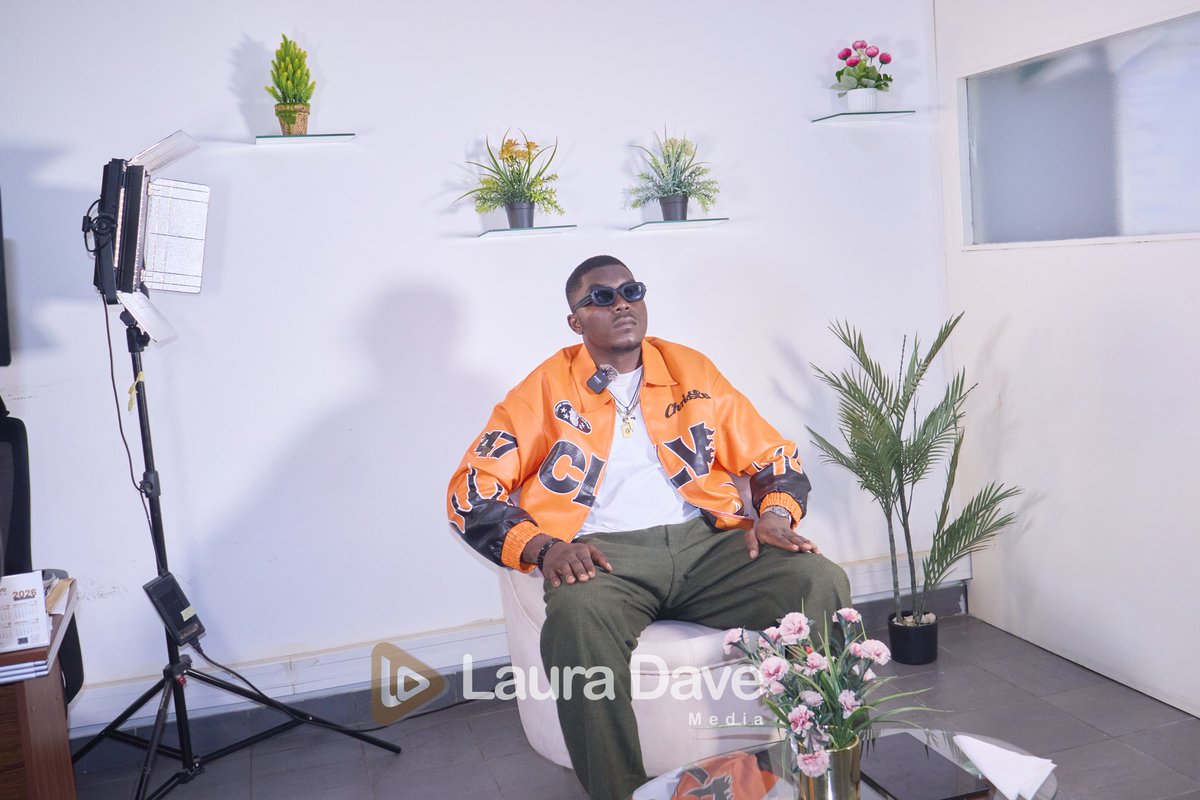 LauraDaveMedia's tweet image. 🎬 Le Roy Tsala chez #LauraDaveMedia

🌟 Nouvelle vague du #Mbolé, voix puissante et énergie contagieuse !
🔥 Confidences &amp;amp; performance dans #LInvité

🗓 Vendredi 20 février 2026 à 18h sur Laura Dave Média TV

👀 Découvrez déjà les images exclusives !

#LeRoyTsala #Culture237