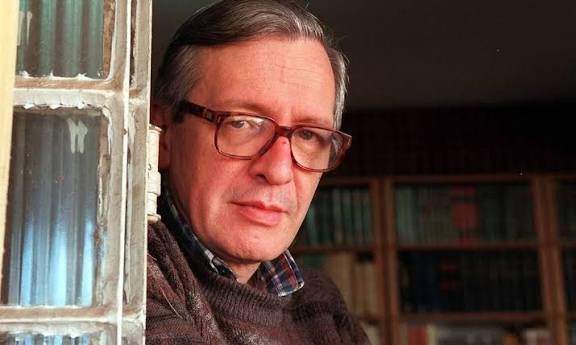 — Tudo em volta induz à loucura, ao infantilismo, à exasperação imaginativa. Contra isso o estudo não basta. 

Tomem consciência da infecção moral e lutem, lutem, lutem pelo seu equilíbrio, pela sua maturidade, pela sua lucidez. 

Tenham a normalidade, a sanidade, a centralidade