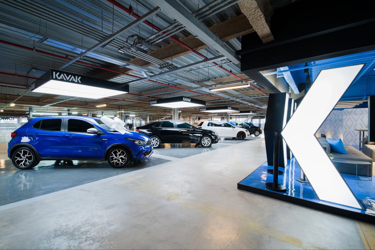 AliciaSalgadoMX's tweet photo. 🚗💰 @KavakMexico anuncia una Serie F por 300 millones de dólares, liderada por Andreessen Horowitz (a16z Growth), que aporta 200 millones —su mayor inversión individual en Latinoamérica y la primera en la región desde su fondo Growth.

La inversión llega tras un año clave: casi 120,000 transacciones en 2025 (+40% vs. 2024) y el primer mes completo de rentabilidad global consolidada en diciembre, con resultados sólidos en México, Chile y Medio Oriente.

El objetivo: expandir el acceso al financiamiento, combatir el fraude y fortalecer la confianza en el mercado de autos seminuevos en Latinoamérica.
