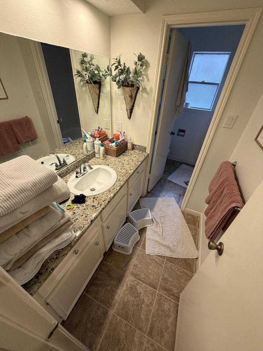 ppshousebuyers's tweet image. Just helped this homeowner. We purchased his house as is so he wouldn't have to do any repairs or wait on the market for it to sell.  Are you next?  Call us today!
#helpinghomeowners #fastsale #houstonrealestate #houston #sellhomefast #realestatehelp #realestatecashoffer #sellnow