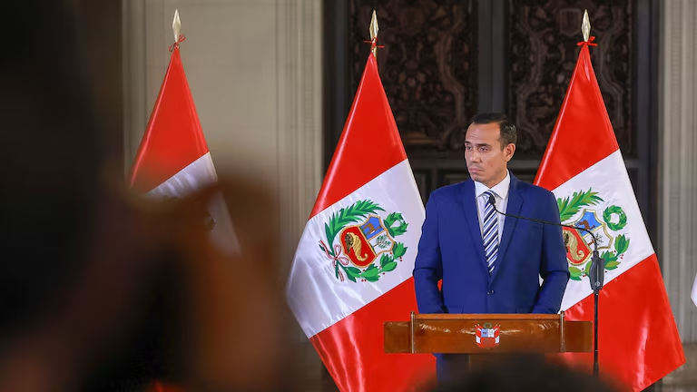 ReporteYa's tweet image. #17Feb #Perú #Presidencia
El Congreso peruano destituyó al presidente José Jerí tras 130 días en el cargo, en medio de investigaciones por presunto tráfico de influencias, reuniones clandestinas con empresarios chinos y cuestionamientos por contrataciones irregulares en Palacio