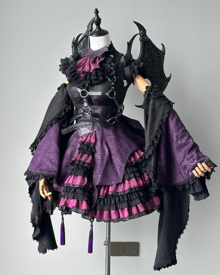 violettweets_'s tweet image. who can wear this?