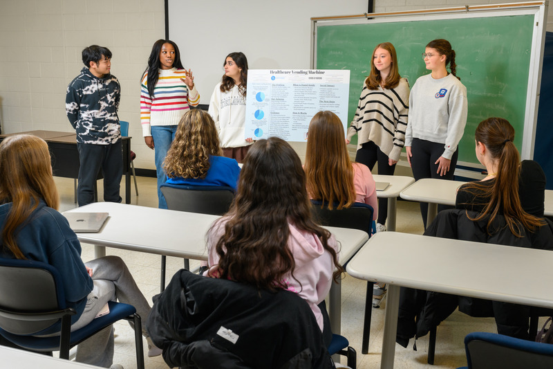 UDCHS's tweet photo. Late-night problem, big solution: first-year @udelaware nursing students used design thinking to create a healthcare vending machine in dorms — earning 2nd place at Blue Hen Innovation Fest! 

Read more in UDaily ⬇️

🔗 https://t.co/fQs3QECdLW

#UDel #UDBigIdeas #UDNursing https://t.co/csHpShTLLp