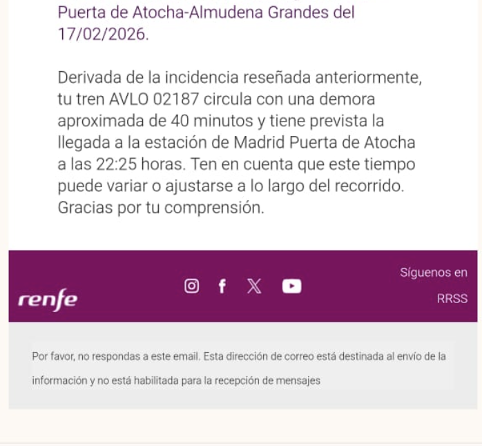 Yajabitw's tweet photo. @Inforenfe esto es una  broma??para qué restablecéis el servicio? para que funcione así ?se tarda menos en coche @oscar_puente_  @sextaNoticias @sanchezcastejon @informativost5 @antena3com @ristomejide Sevilla Mad un mensaje tras otro de retraso estando en el tren,debería llegar a las 21:30 https://t.co/7eyobAaOhG