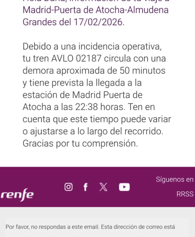 Yajabitw's tweet photo. @Inforenfe esto es una  broma??para qué restablecéis el servicio? para que funcione así ?se tarda menos en coche @oscar_puente_  @sextaNoticias @sanchezcastejon @informativost5 @antena3com @ristomejide Sevilla Mad un mensaje tras otro de retraso estando en el tren,debería llegar a las 21:30 https://t.co/7eyobAaOhG