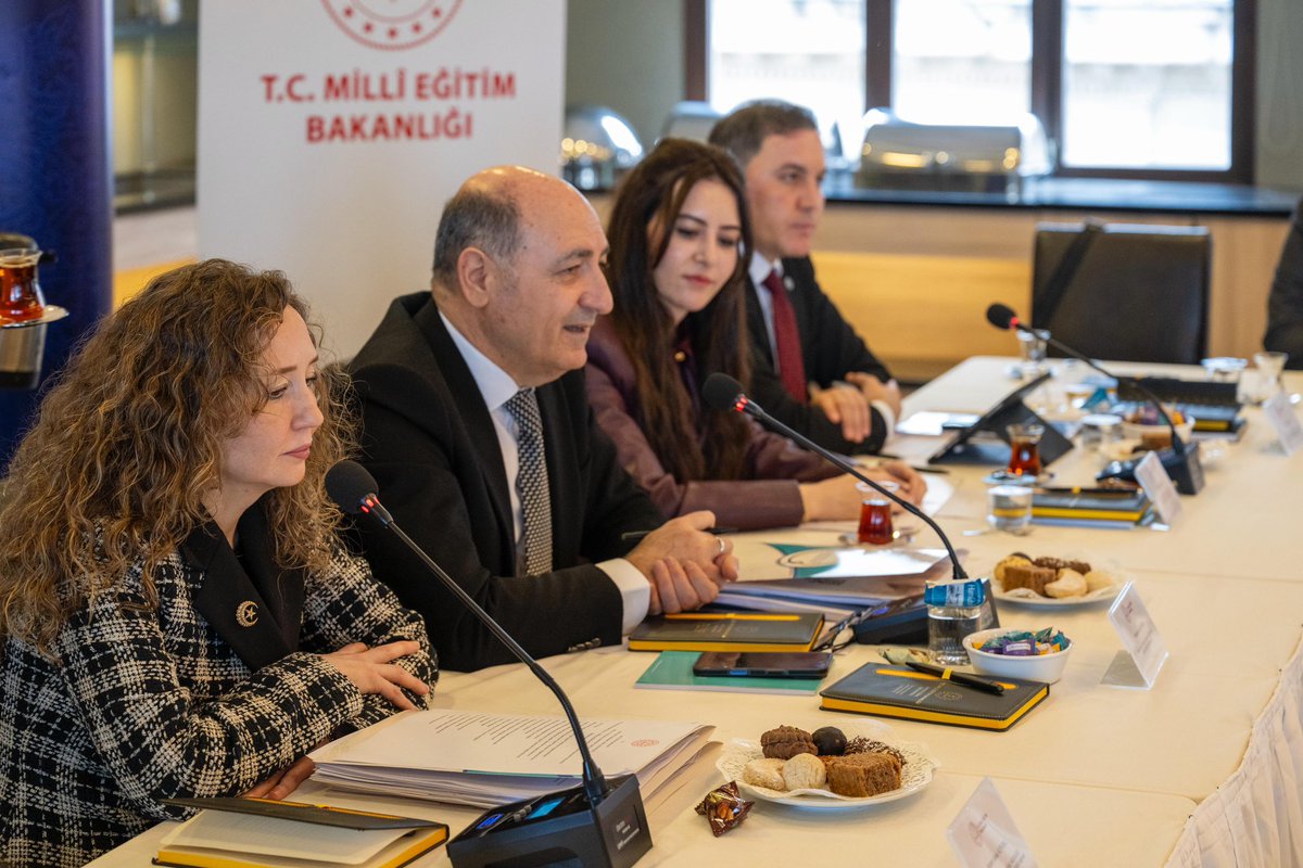 mebhbogm's tweet photo. 📍İstanbul

Genel Müdürlüğümüz tarafından Olgunlaşma Enstitülerimizin yöneticilerine yönelik düzenlenen “Birinci Dönem Değerlendirme ve İkinci Dönem Planlama Toplantısı”, Genel Müdür Yardımcımız Sayın Mahmut Kurtaran’ın, İstanbul İl Millî Eğitim Müdürü Sayın Murat Mücahit Yentür’ün ve Daire Başkanlarımızın katılımlarıyla gerçekleştirildi.

Olgunlaşma Enstitülerinin kurumsal ve ulusal projeleri, vizyon çalışmaları ile planlanan faaliyetleri kapsamlı bir şekilde değerlendirildi.

📚 Toplantı kapsamında;

✓ 2025–2026 Eğitim Öğretim Yılı Ulusal ve Kurumsal Projeleri
✓ 2024–2025 Eğitim Öğretim Yılı Ulusal Projeleri
✓ 2025–2030 Vizyon Belgesi çalışmaları
✓ Kurumsal kapasite artırma faaliyetleri
✓ Aile Yılı ve Ramazan etkinlikleri planlamaları
✓ Enstitülerin dijitalleşme süreçleri ele alındı.

🤝Olgunlaşma Enstitülerimizin güçlü yapısı ve ortak vizyonu doğrultusunda çalışmalar istikrarlı şekilde devam ediyor.

#HayatBoyuYanınızdayız 

@tcmeb
@Yusuf__Tekin 
@CelileErenOKTEN 
@cengizmete