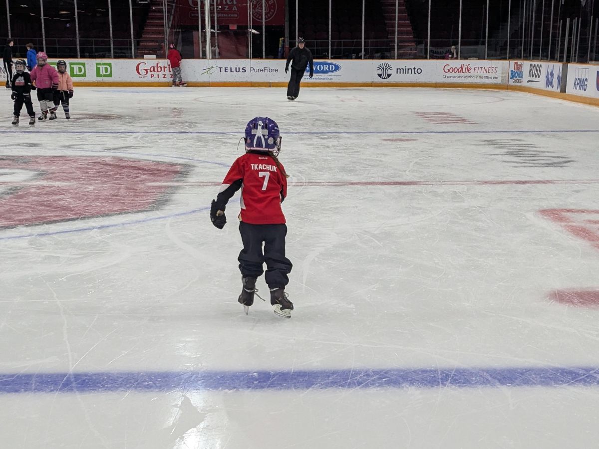 QCHOttawa's tweet image. Family Day Fun with the QCH Staff Association! 

From the kids (and a few adults!) showing off their skating skills to the high-energy cheering section at the 67's game, it was a fantastic day of community and connection outside the hospital.  

#QCHOttawa #FamilyDay #Hockey
