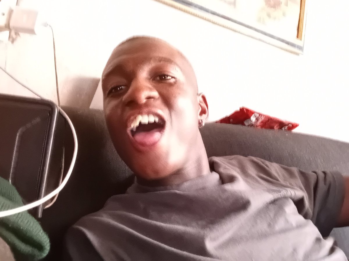 MatidzaThaps's tweet photo. @ChrisExcel102 You also promised me a follow back and you never delivered. https://t.co/5AfZpyy4b8