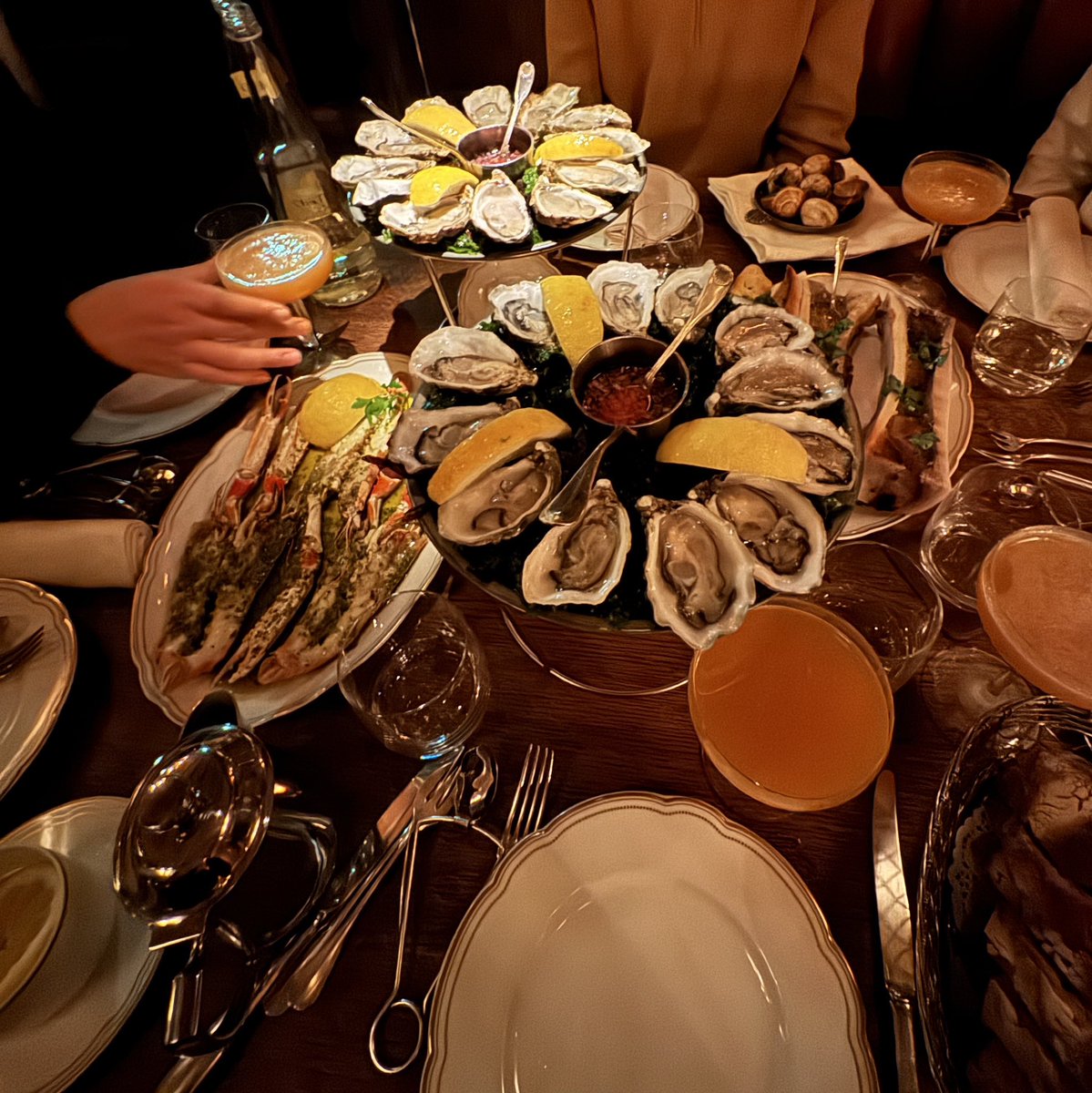 TitouXBusiness tweet media