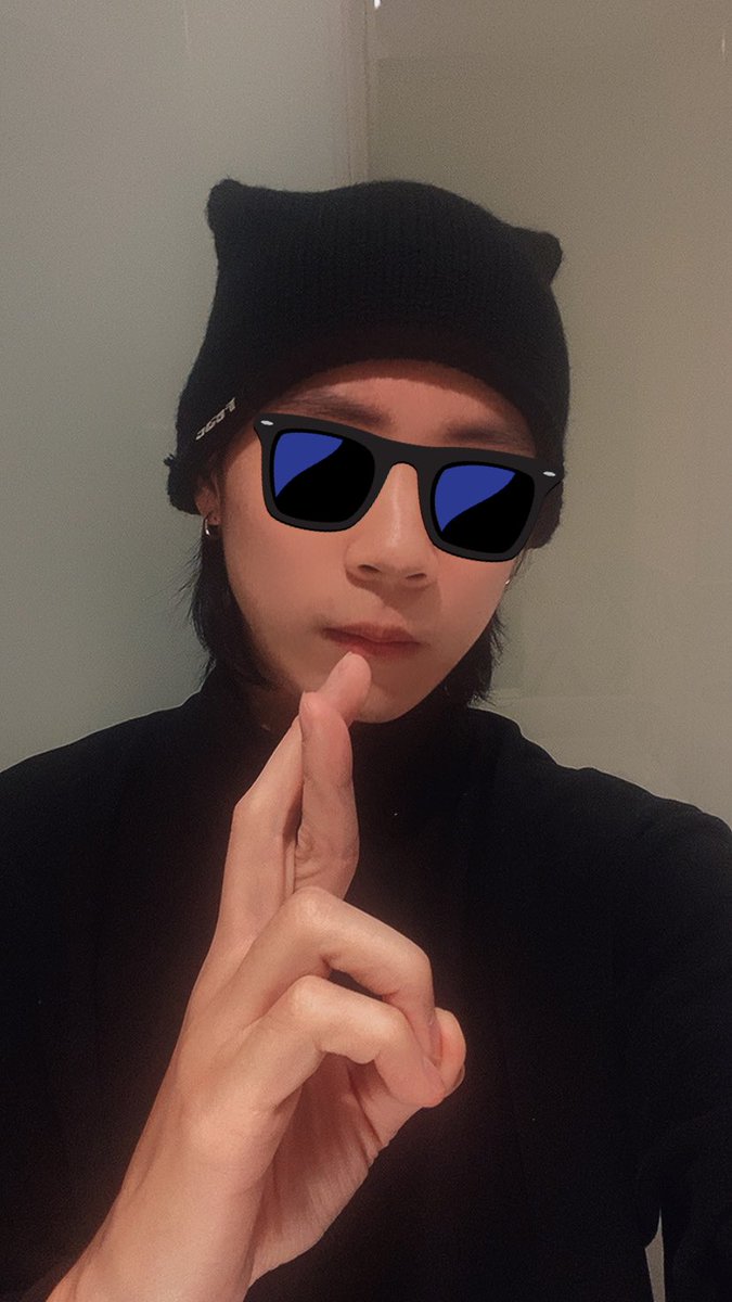 lin78__'s tweet photo. 好好笑 只是抱怨一下一個人在飯店就被那麼多人看到了
你各位還不快去打牌回回血 https://t.co/ltOk6VHSnN